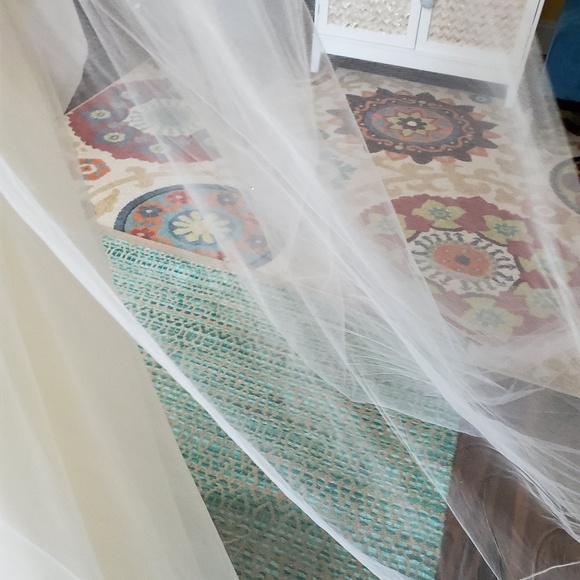 Brand new corset and tulle wedding dress - Picture 6 of 8